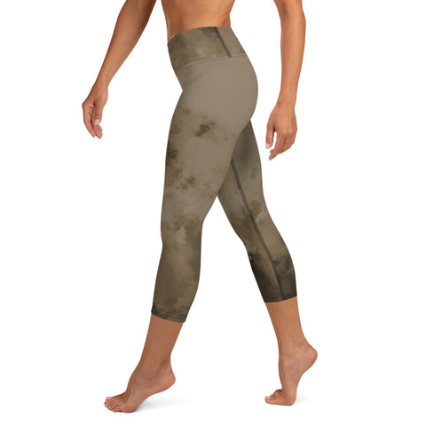 Brown Color Yoga Capri Leggings, Brown Solid Color Print Capri Leggings Sports Fitness Designer Luxury Premium Quality Women's Capris Yoga Pants For Ladies- Made in USA/EU/MX (US Size: XS-XL)