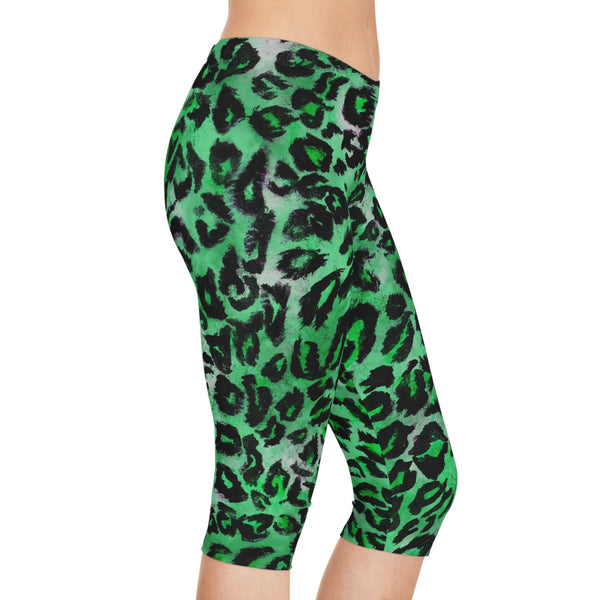 Green Leopard Women's Capri Leggings, Modern Leopard Animal Print American-Made Best Designer Premium Quality Knee-Length Mid-Waist Fit Knee-Length Polyester Capris Tights-Made in USA (US Size: XS-2XL) Plus Size Available