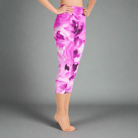 Pink Rose Abstract Capris Tights, Floral Print Women's Yoga Capri Pants Leggings With Pockets- Made In USA/ EU/ MX