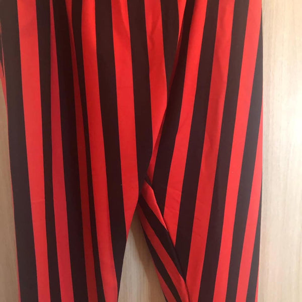Red Black Striped Men's Joggers, Vertical Stripes Circus Rave Festival Modern Casual Minimalist Slim-Fit Designer Ultra Soft & Comfortable Men's Joggers, Men's Jogger Pants-Made in EU/MX (US Size: XS-3XL)