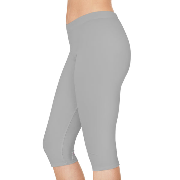 Light Grey Women's Capri Leggings, Modern Essential Solid Color American-Made Best Designer Premium Quality Knee-Length Mid-Waist Fit Knee-Length Polyester Capris Tights-Made in USA (US Size: XS-3XL) Plus Size Available