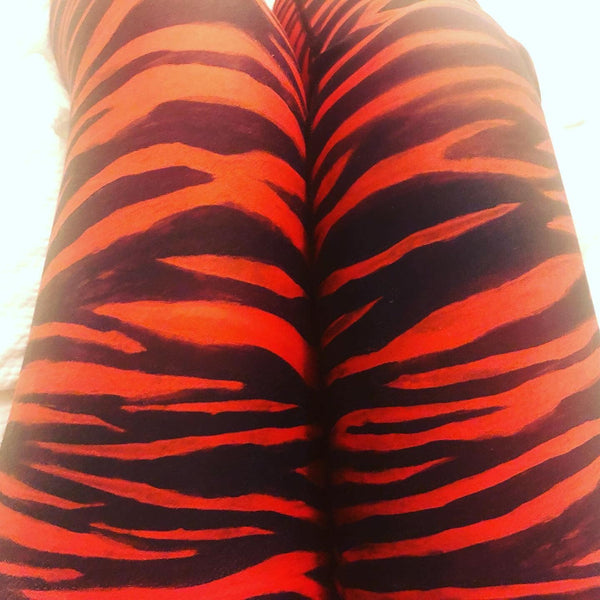 Red Tiger Ladies' Yoga Tights, Black Tiger Stripe Women's Leggings, Dark Black Women's Tiger Stripe Animal Skin Pattern Active Wear Fitted Leggings Sports Long Yoga & Barre Pants - Made in USA/EU/MX