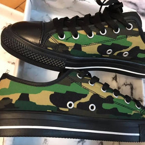 Camouflage Green Military Army Print Designer Men's Running Low Top Sneakers Shoes-Men's Low Top Sneakers-Black-US 9-Heidi Kimura Art LLC