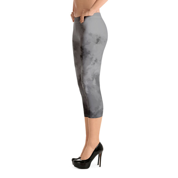 Grey Abstract Capri Leggings, Abstract Casual Capris Tights For Women-Made in USA/EU/MX