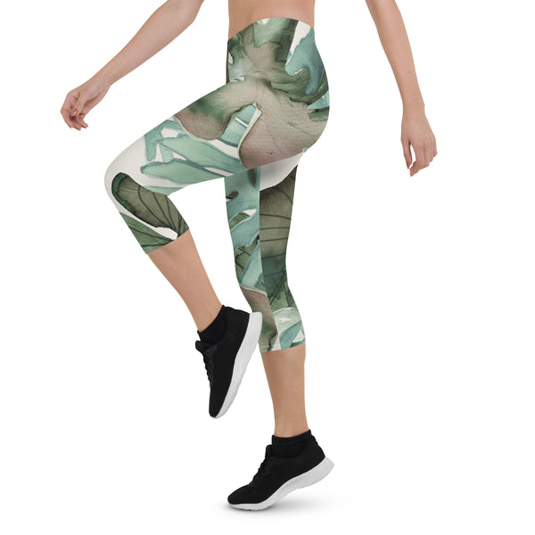Green Tropical Print Capri Leggings, Best Floral Printed Designer Casual Capris Tights For Women-Made in USA/EU/MX (US Size: XS-XL)