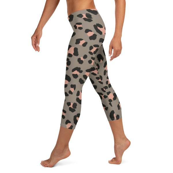 Grey Leopard Print Capri Leggings, Best Casual Capris Tights For Women-Made in USA/EU/MX (US Size: XS-XL)