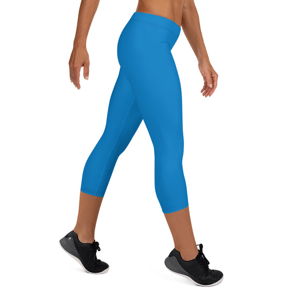 Bright Blue Solid Capri Leggings, Light Blue Solid Color Best Women's Casual Capri Leggings, Simple Modern Best Women's Casual Tights Capri Leggings Casual Activewear, ‎Women's Capri Leggings, Womens Capri Gym Leggings, Capri Leggings For Summer - Made in USA/EU/MX (US Size: XS-XL)