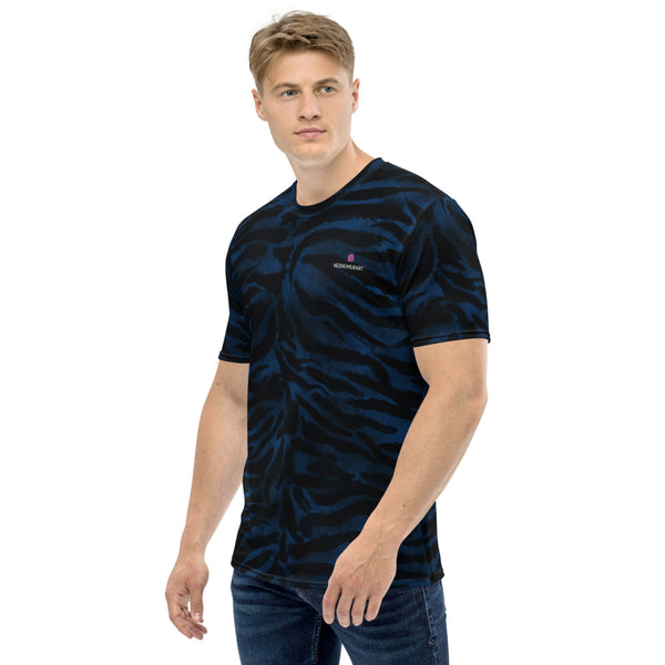Blue Tiger Striped Men's T-Shirt, Animal Tiger Striped Print Best Tee Crew Neck Premium Polyester Regular Fit Tee-Made in USA/EU/MX (US Size, XS-2XL), Luxury Graphic T-Shirt For Men, The Tiger Striped Print Tee, Crew Neck T-shirt, Men's T-Shirt Apparel