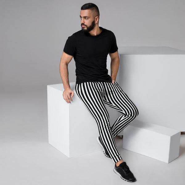 Black White Striped Men's Joggers, Best Vertically Stripe Designer Abstract Sweatpants For Men, Modern Slim-Fit Designer Ultra Soft & Comfortable Men's Joggers, Men's Jogger Pants-Made in EU/MX (US Size: XS-3XL)