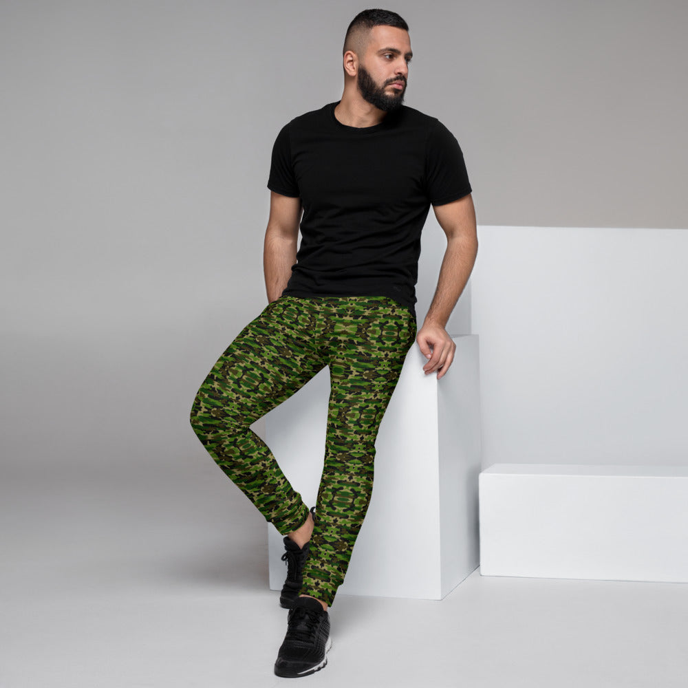 Green Camo Men's Joggers, Camouflage Green Military Army Best Designer Abstract Sweatpants For Men, Modern Slim-Fit Designer Ultra Soft & Comfortable Men's Joggers, Men's Jogger Pants-Made in EU/MX (US Size: XS-3XL)