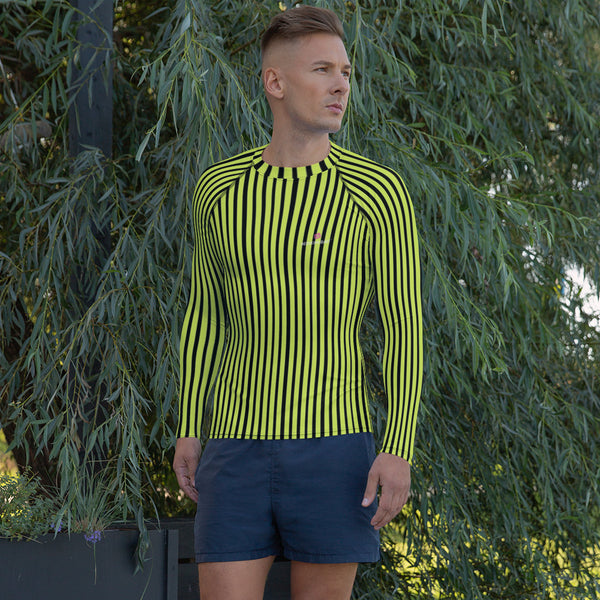 Yellow Striped Printed Men's Top, Yellow Black Stripes Print Best Men's Rash Guard UPF 50+ Long Sleeves Fitted Designer Polyester Spandex Moisture-Wicking Four Way Stretch Elastic Sportswear For Water Sports Wear - Made in USA/EU/MX (US Size: XS-3XL)