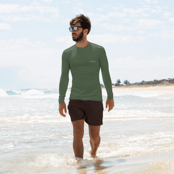 Pine Green Solid Color Men's Top, Pine Green Color Best Men's Rash Guard UPF 50+ Long Sleeves Fitted Designer Polyester Spandex Moisture-Wicking Four Way Stretch Elastic Sportswear For Water Sports Wear - Made in USA/EU/MX (US Size: XS-3XL)