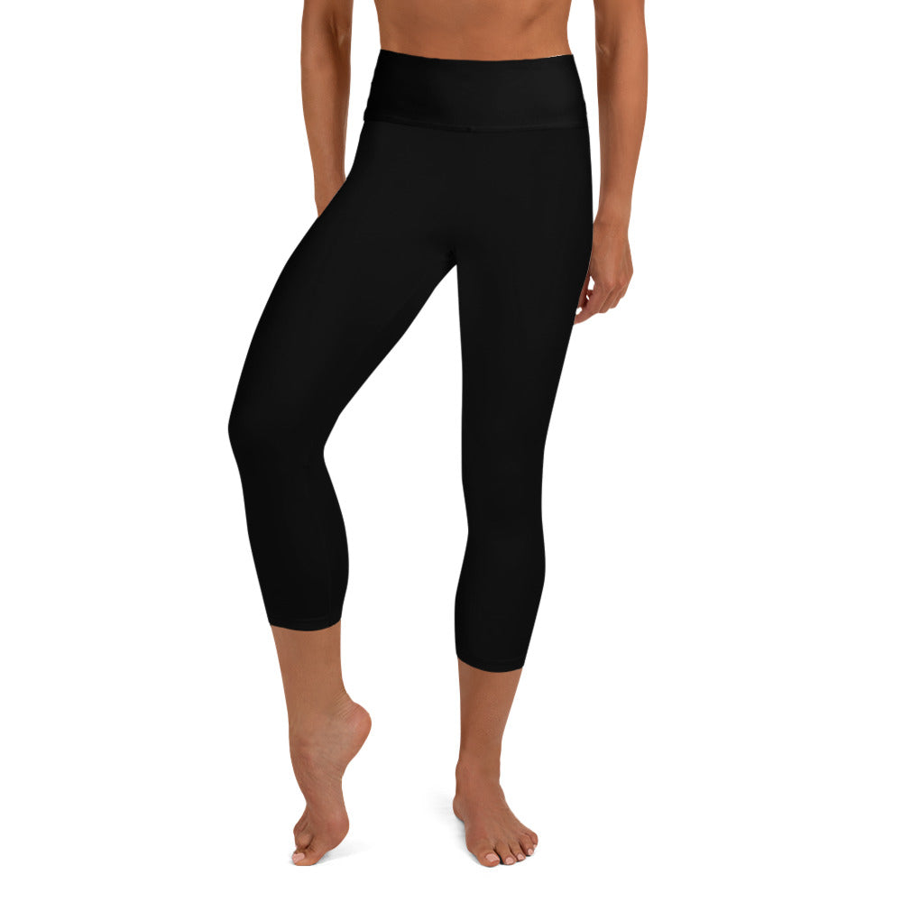 Solid Black Yoga Capri Leggings, Solid Black Color Designer Yoga Capri Leggings, Simple Essential Modern Comfy Moisture-Wicking, High-Waisted Capri Leggings Yoga Pants Mid-Calf Length Activewear- Made in USA/EU/MX (US Size: XS-XL)