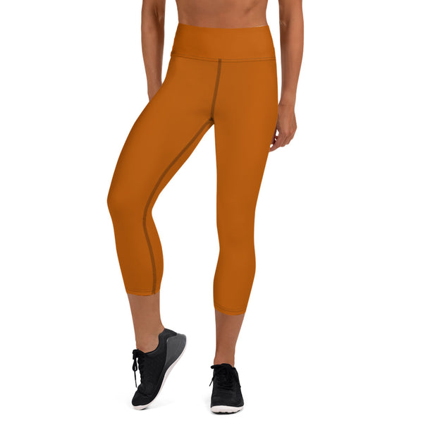 Dark Brown Yoga Capri Leggings, Solid Color Best Brown Designer Yoga Capri Leggings, Simple Essential Modern Comfy Moisture-Wicking, High-Waisted Capri Leggings Yoga Pants Mid-Calf Length Activewear- Made in USA/EU/MX (US Size: XS-XL)