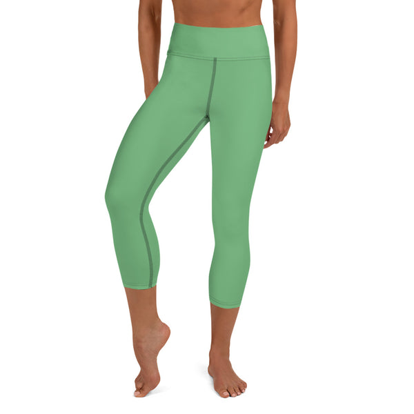 Pastel Green Yoga Capri Leggings, Solid Pale Green Color Designer Yoga Capri Leggings, Simple Essential Modern Comfy Moisture-Wicking, High-Waisted Capri Leggings Yoga Pants Mid-Calf Length Activewear- Made in USA/EU/MX (US Size: XS-XL)