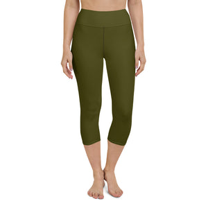 Dark Green Yoga Capri Leggings, Solid Color Olive Green Designer Yoga Capri Leggings, Simple Essential Modern Comfy Moisture-Wicking, High-Waisted Capri Leggings Yoga Pants Mid-Calf Length Activewear- Made in USA/EU/MX (US Size: XS-XL)