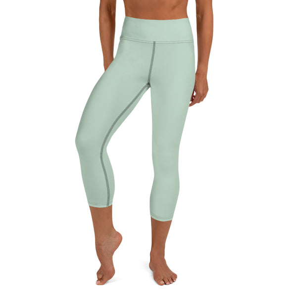 Lime Green Yoga Capri Leggings, Solid Pastel Green Color Designer Yoga Capri Leggings, Simple Essential Modern Comfy Moisture-Wicking, High-Waisted Capri Leggings Yoga Pants Mid-Calf Length Activewear- Made in USA/EU/MX (US Size: XS-XL)