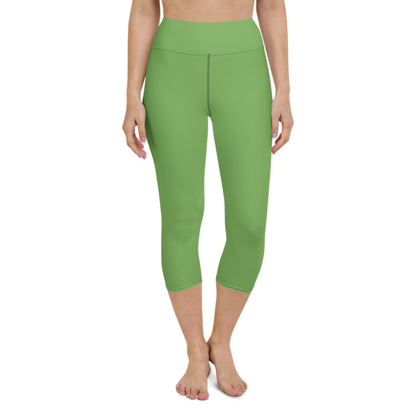 Green Solid Yoga Capri Leggings, Solid Green Apple Color Designer Yoga Capri Leggings, Simple Essential Modern Comfy Moisture-Wicking, High-Waisted Capri Leggings Yoga Pants Mid-Calf Length Activewear- Made in USA/EU/MX (US Size: XS-XL)