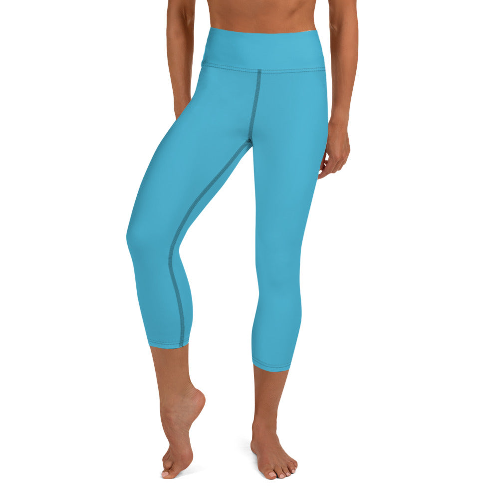 Blue Solid Yoga Capri Leggings, Blue Solid Color Designer Yoga Capri Leggings, Simple Essential Modern Comfy Moisture-Wicking, High-Waisted Capri Leggings Yoga Pants Mid-Calf Length Activewear- Made in USA/EU/MX (US Size: XS-XL)