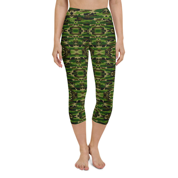 Green Camo Yoga Capri Leggings, Camouflage Military Print Designer Yoga Capri Leggings, Modern Comfy Moisture-Wicking, High-Waisted Capri Leggings Yoga Pants Mid-Calf Length Activewear- Made in USA/EU/MX (US Size: XS-XL)