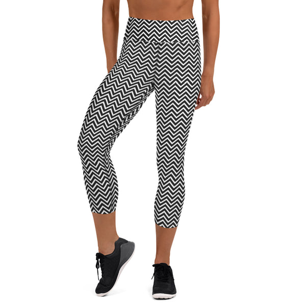 Black Chevron Yoga Capri Leggings, Patterned Capri Leggings Sports Fitness Designer Luxury Premium Quality Women's Capris Yoga Pants For Ladies- Made in USA/EU/MX (US Size: XS-XL)