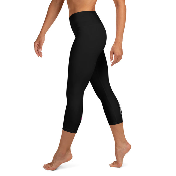 Solid Black Yoga Capri Leggings, Solid Black Color Designer Yoga Capri Leggings, Simple Essential Modern Comfy Moisture-Wicking, High-Waisted Capri Leggings Yoga Pants Mid-Calf Length Activewear- Made in USA/EU/MX (US Size: XS-XL)