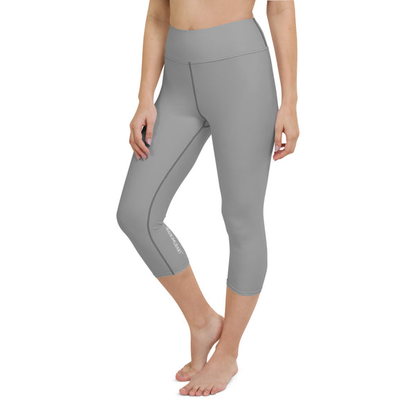 Ash Grey Yoga Capri Leggings, Solid Color Designer Abstract Yoga Capri Leggings, Simple Essential Modern Comfy Moistsure-Wicking, High-Waisted Capri Leggings Yoga Pants Mid-Calf Length Activewear- Made in USA/EU/MX (US Size: XS-XL)