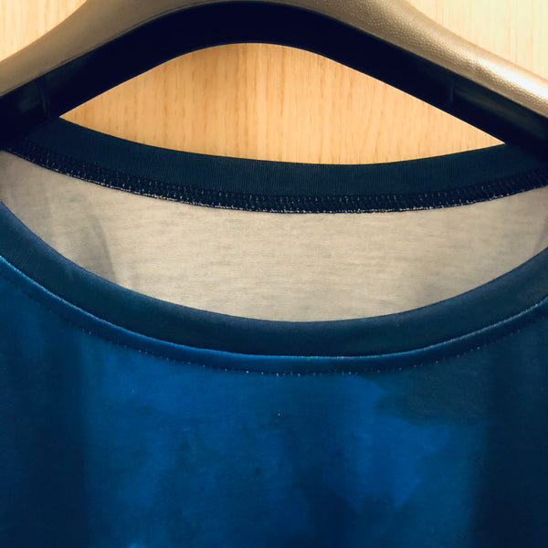 Dark Blue Men's T-shirt, Dark Navy Abstract Sky Blue Print Best Tee Crew Neck Premium Polyester Regular Fit Tee-Made in USA/EU/MX (US Size, XS-2XL), Luxury Graphic T-Shirt For Men, Best Printed Tee, Crew Neck T-shirt, Men's T-Shirt Apparel