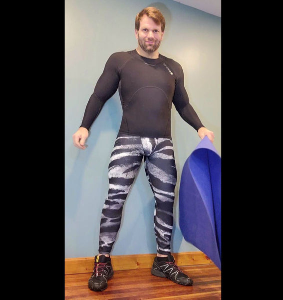 Black Tiger Stripe Print Meggings, Animal Print Best Men's Yoga Pants Running Leggings- Made in USA/EU